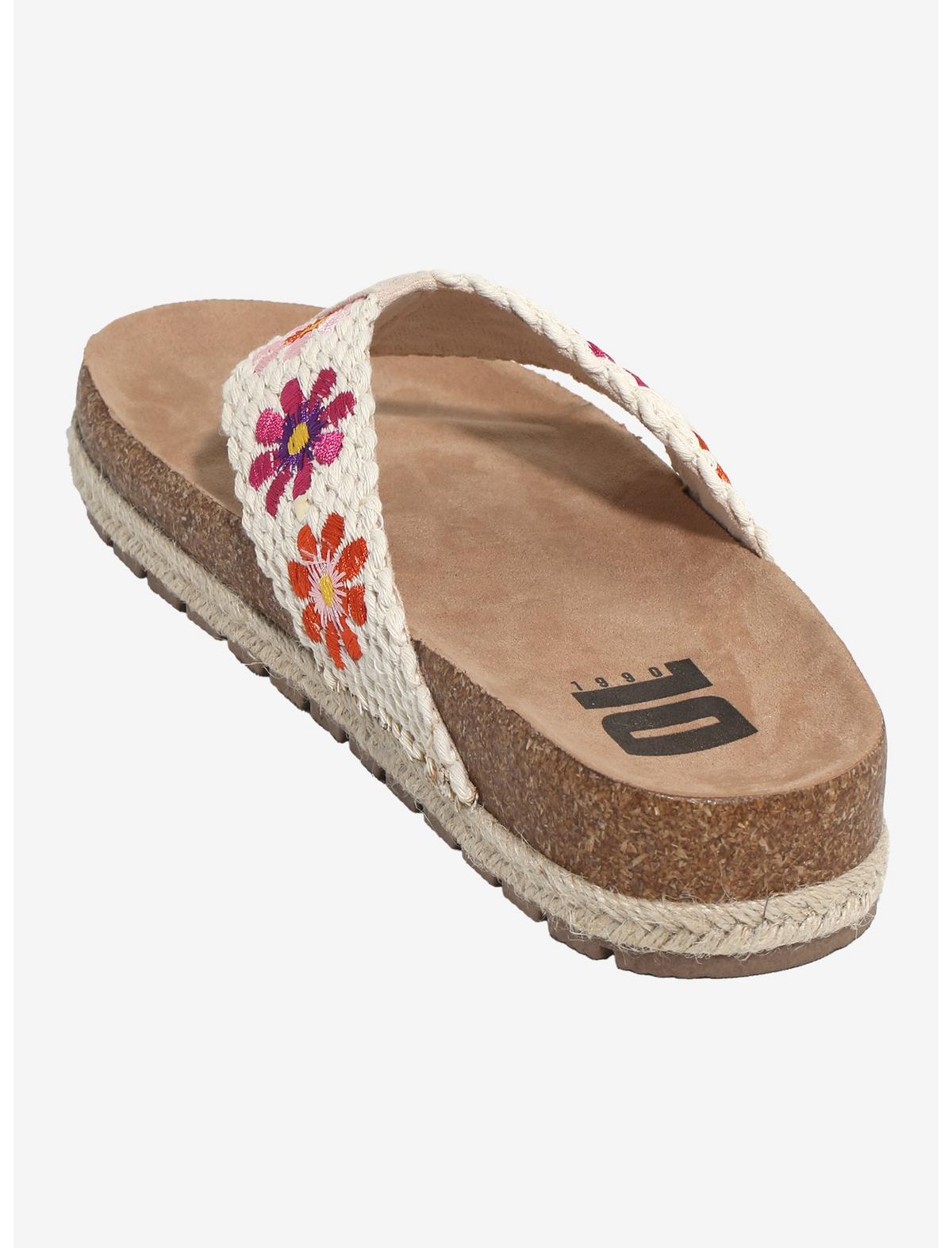 Dirty Laundry White Tigerlily Floral Sandals - US 3226