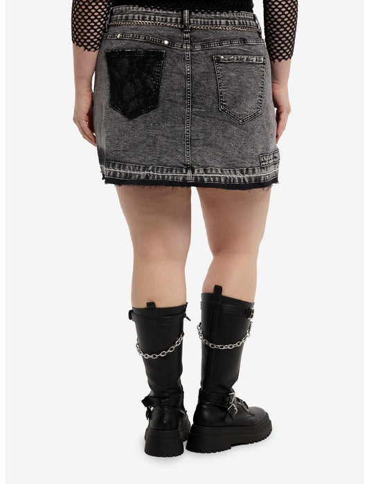 Cosmic Aura Black Destructed Belted Denim Skirt Plus Size - US 3393