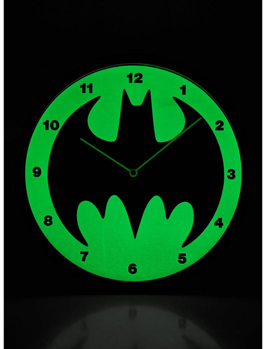DC Comics Batman Glow-In-The-Dark Wall Clock - US 1234