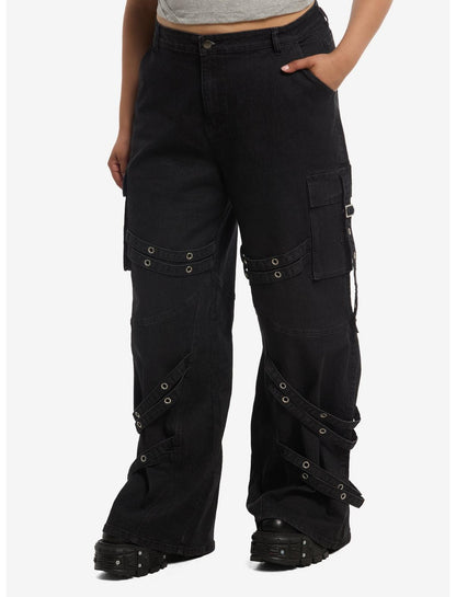 Black Strappy Cargo Jeans Plus Size - US 2005
